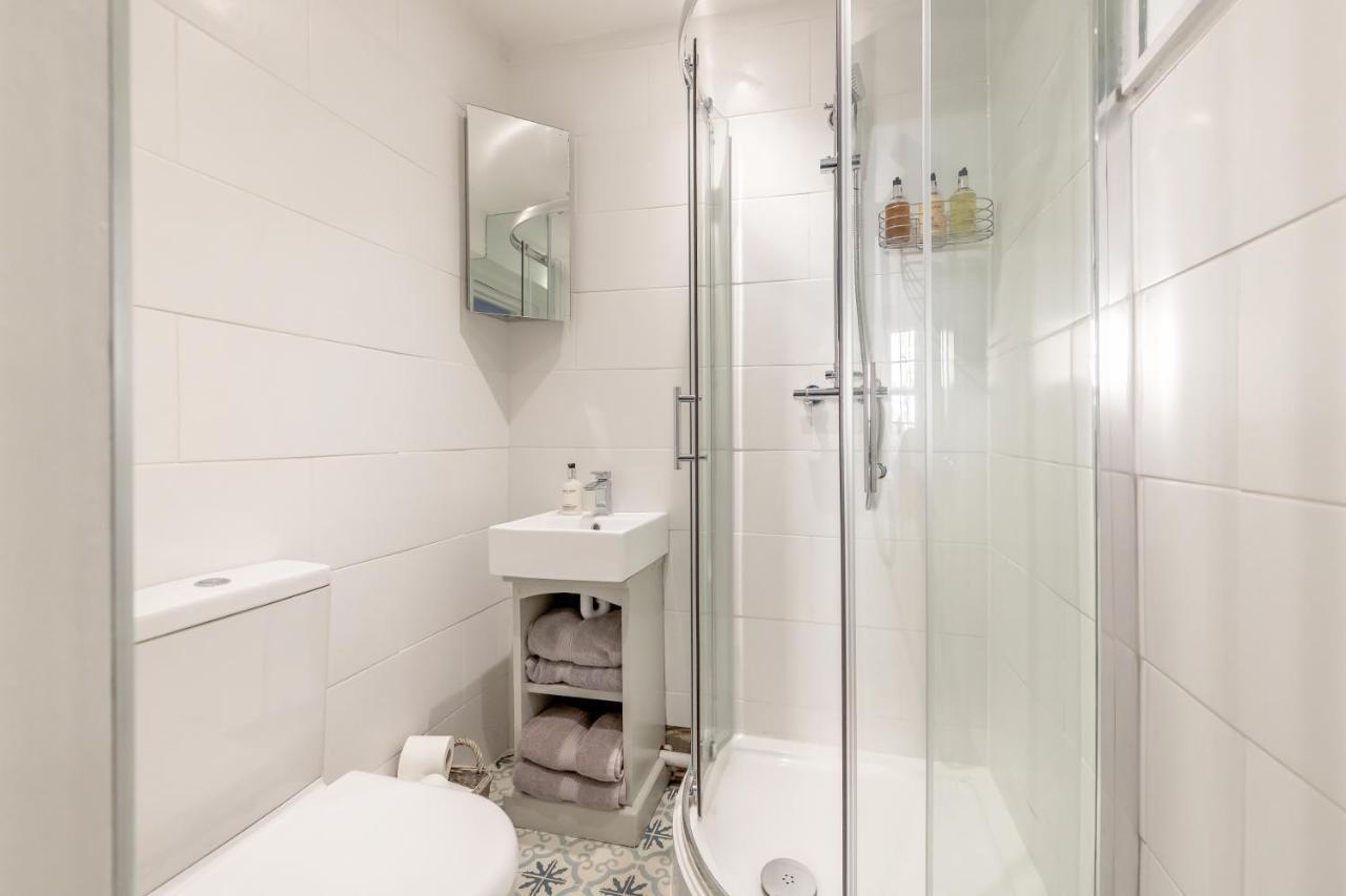 Gorgeous Garden Apartment Bath Eksteriør billede